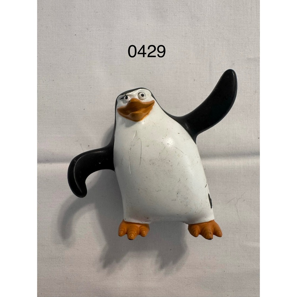 DreamWorks Penguins of Madagascar Skipper Penguin Action Figure Toy 3 inch